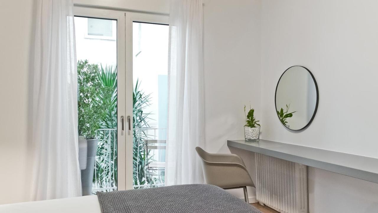 Bag- Boutique Apartment Grey - Hilton Area Афины Экстерьер фото
